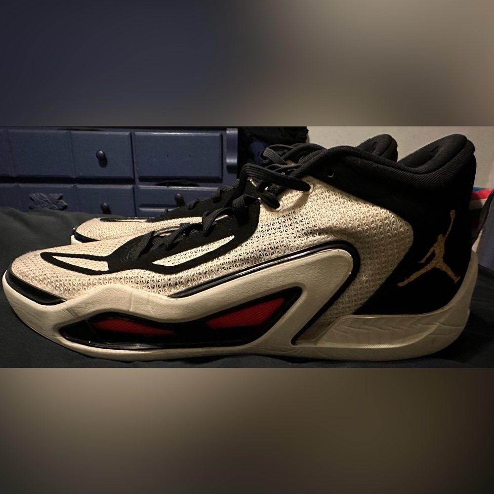 Jordan: Tatum Barbershop Men’s size 15 basketball shoes only worn for 3 games